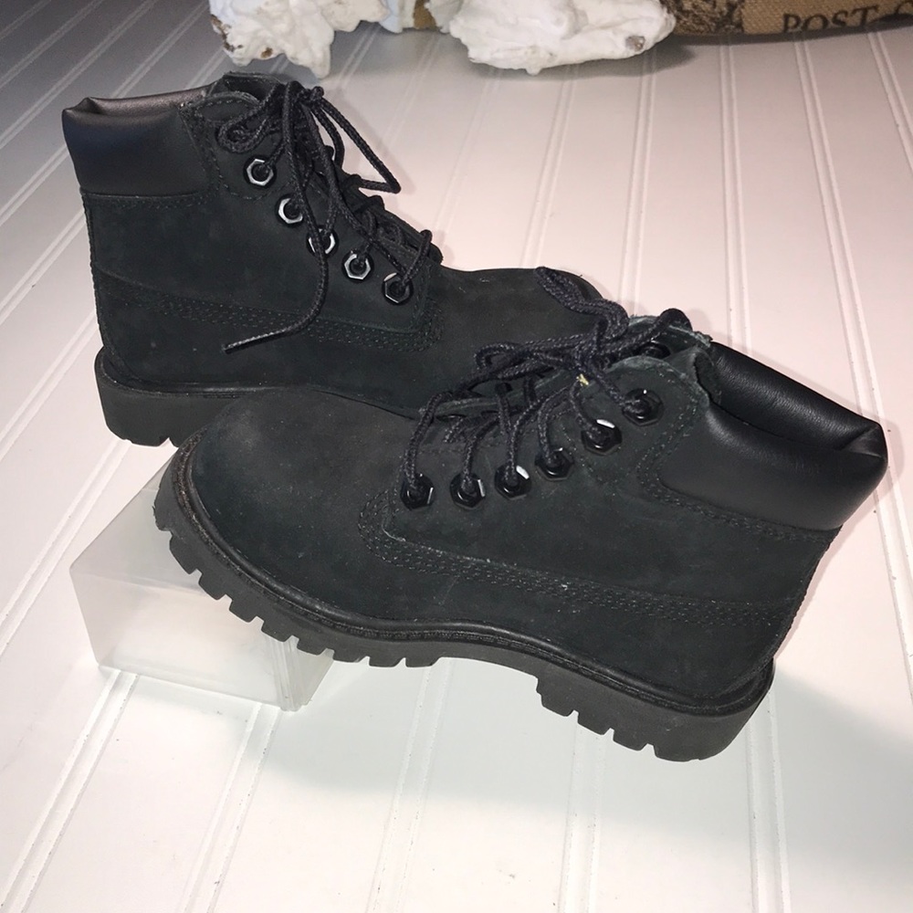 TIMBERLAND Sued Leather KIDS HI-Top boots
SIZE 9